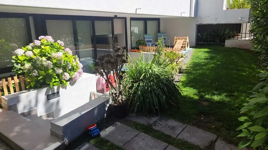 Departamento con pequeño Jardín, Lo Barnechea