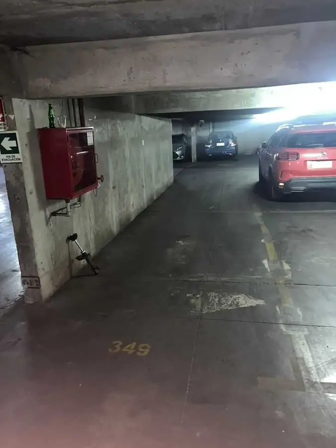 Estacionamientos a pasos de la UC, Santiago